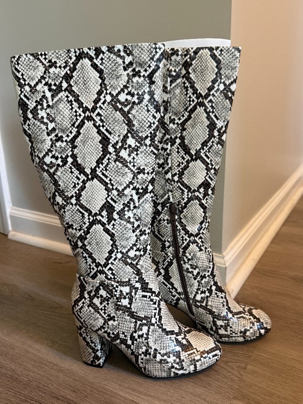 Faux Snakeskin Tall Heel Boots 5.5 WC Knee High Western Glam 4057
